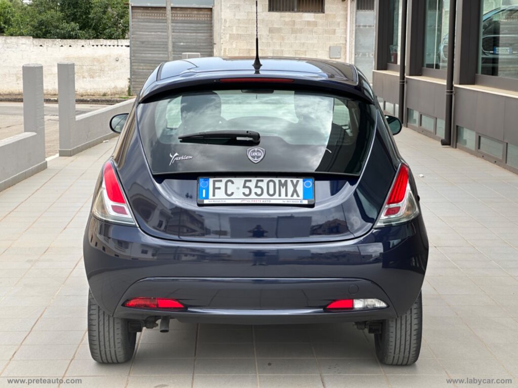 Ypsilon 1.2 69 CV 5p. Silver