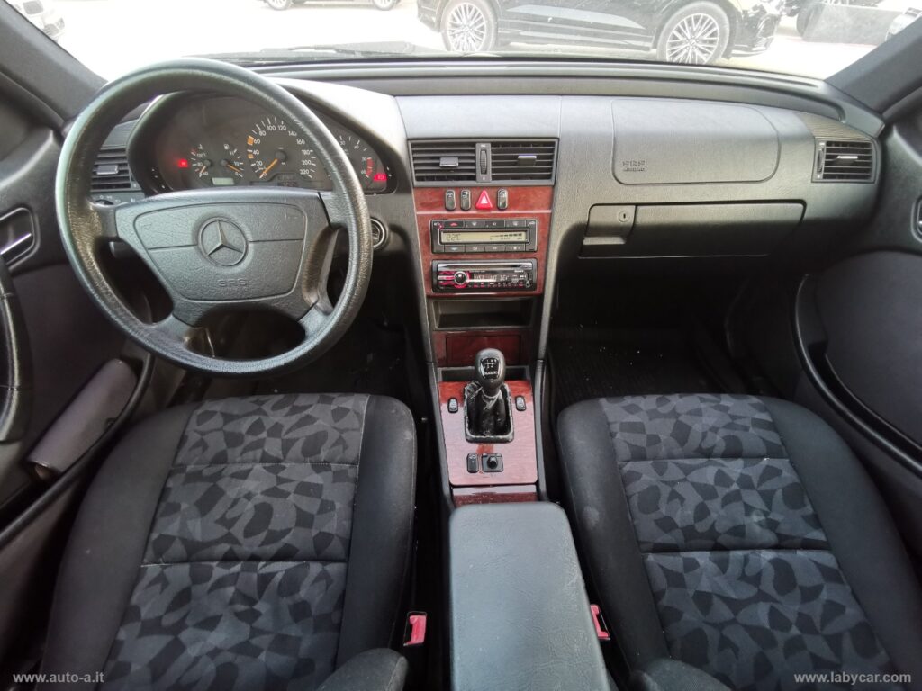 C 250 TD Classic CON GANCIO TRAINO