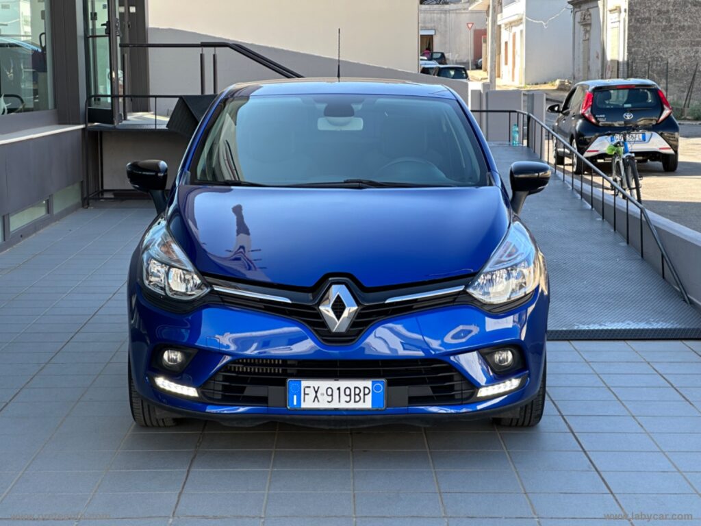 Clio TCe 12V 75CV 5p. Moschino Zen