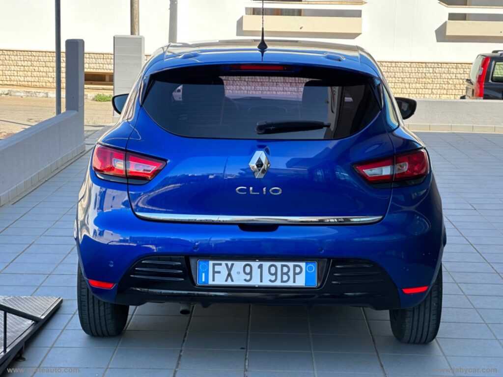 Clio TCe 12V 75CV 5p. Moschino Zen