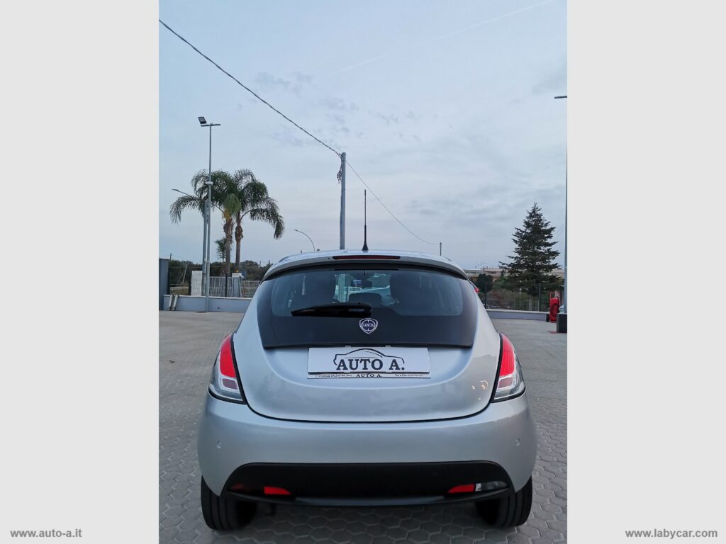 Ypsilon 0.9 T.Air 85 CV 5p. PLATINUM