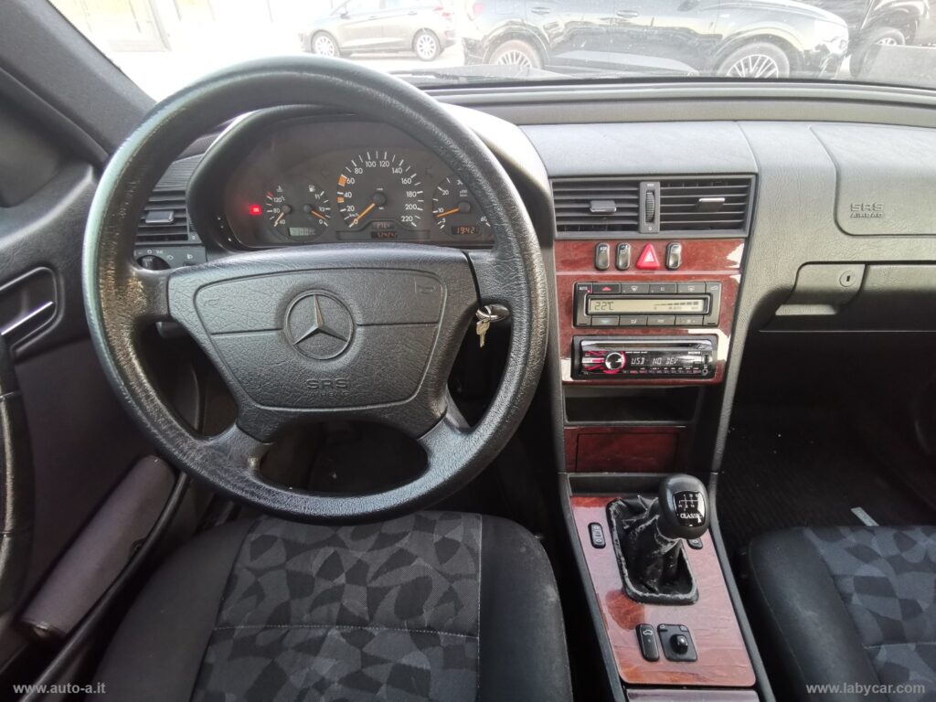 C 250 TD Classic CON GANCIO TRAINO