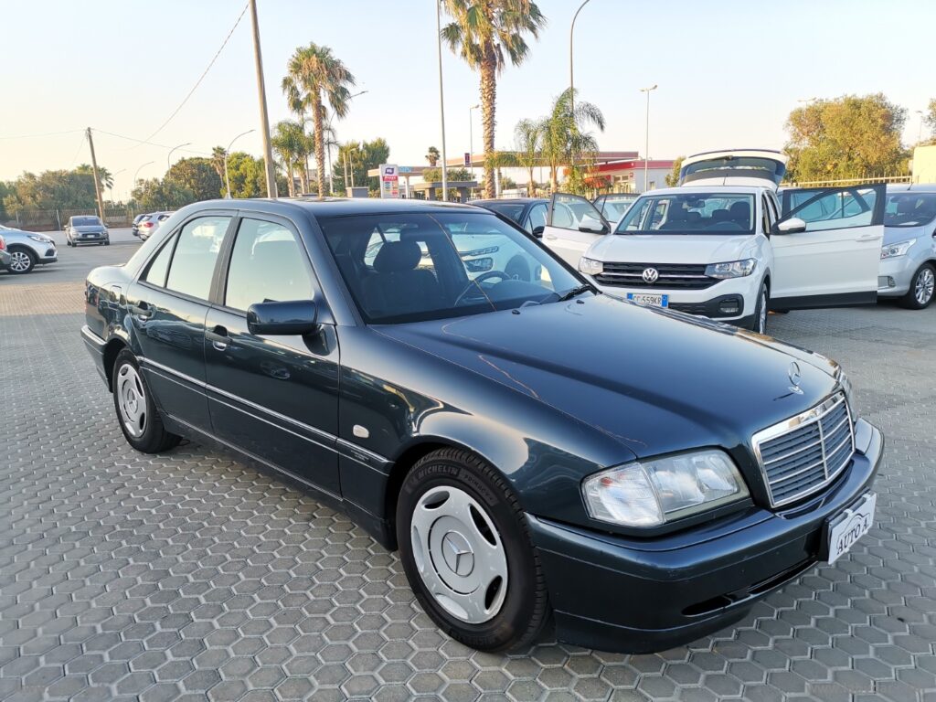 C 250 TD Classic CON GANCIO TRAINO