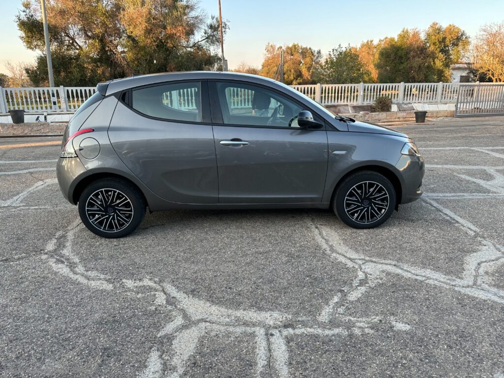 Ypsilon 1.0 FireFly 5p. S&S Hybrid Oro