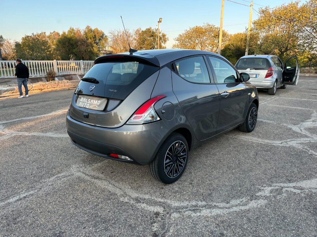 Ypsilon 1.0 FireFly 5p. S&S Hybrid Oro