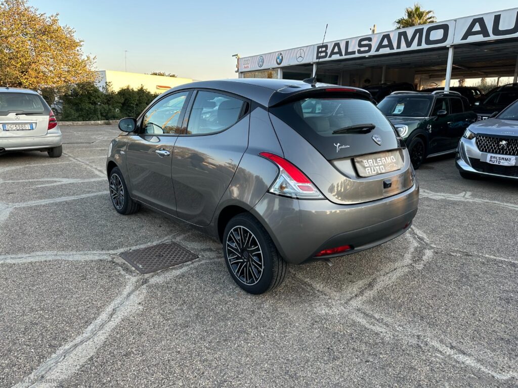 Ypsilon 1.0 FireFly 5p. S&S Hybrid Oro