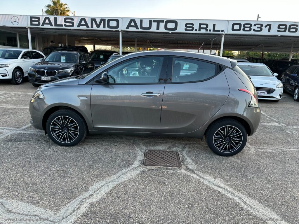 Ypsilon 1.0 FireFly 5p. S&S Hybrid Oro