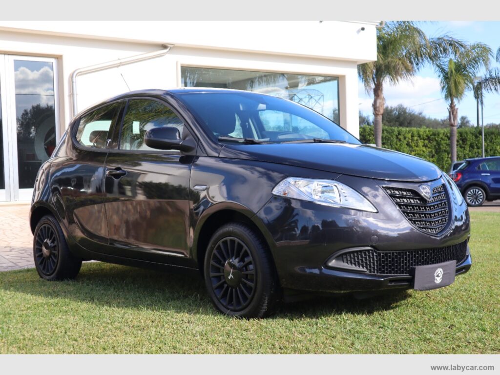 Ypsilon 1.2 69 CV 5p. Elefantino