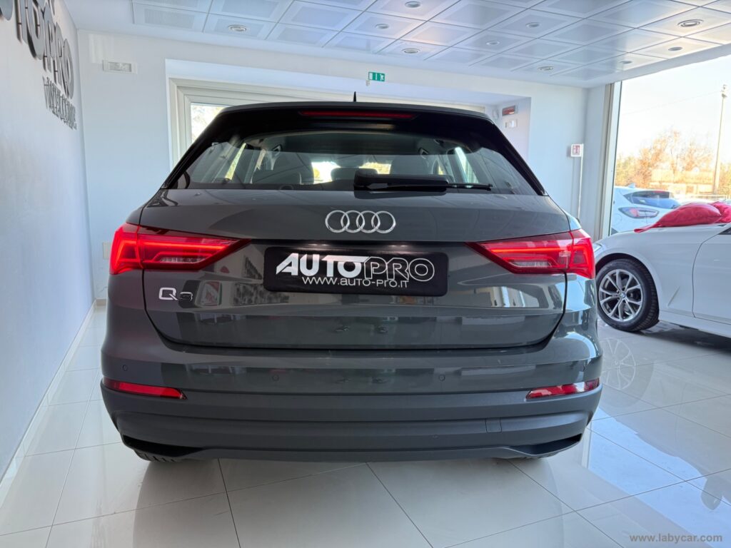 Q3 35 TDI S tronic Business Advanced