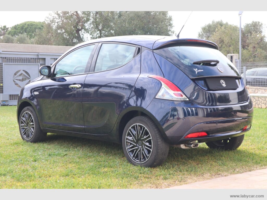 Ypsilon 1.2 69 CV 5p. GPL Ecochic Gold