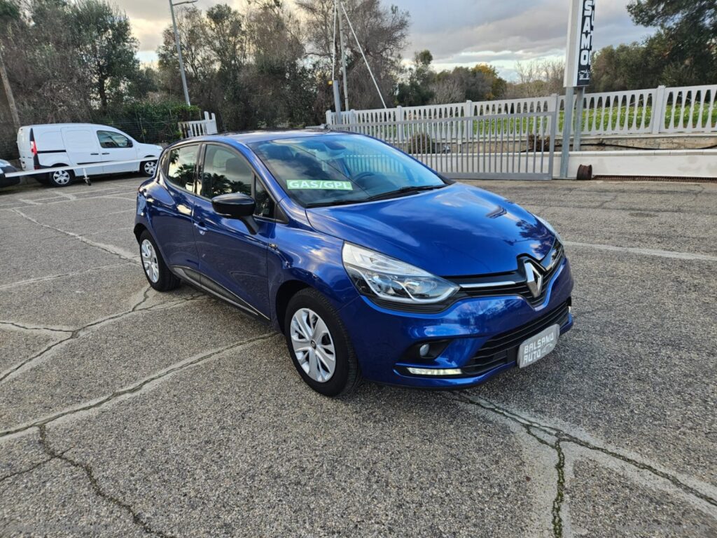 Clio TCe 12V 90CV GPL 5p. Moschino Zen