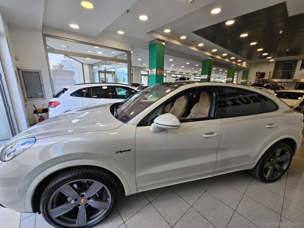 Cayenne Coupè 3.0 V6 E-Hybrid