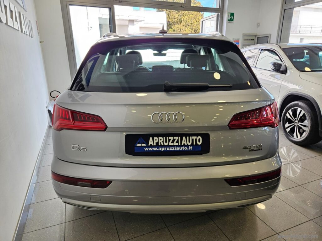 Q5 40 TDI quattro S tronic Sport