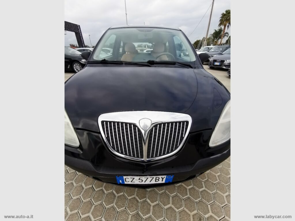 Ypsilon 1.3 MJT 16V Platino