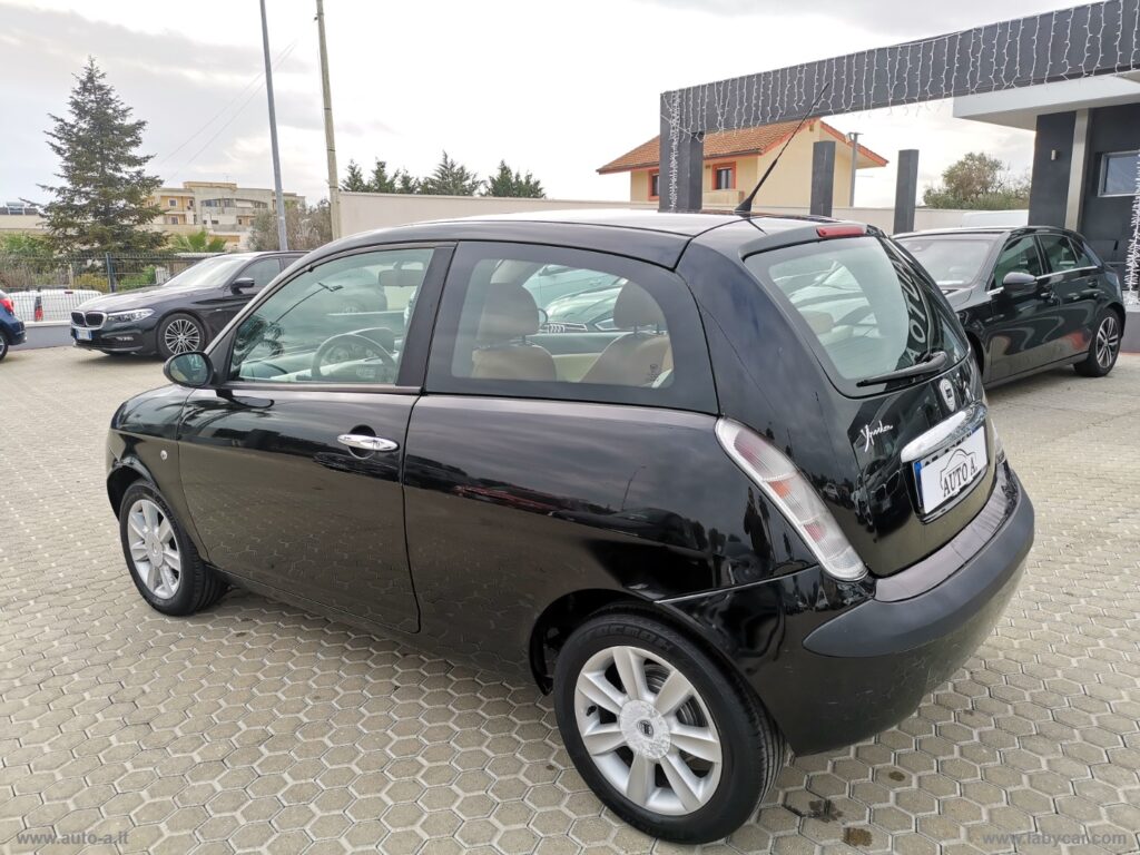 Ypsilon 1.3 MJT 16V Platino